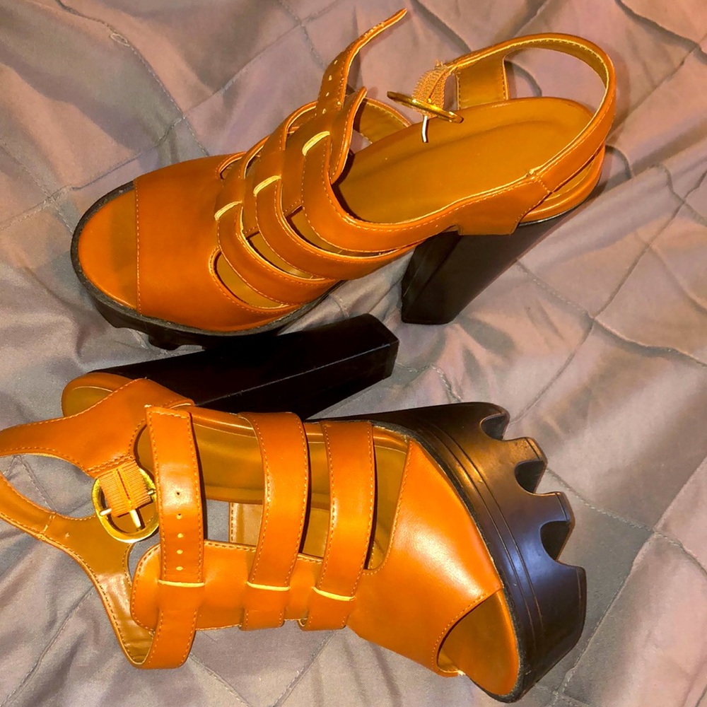Summer pumps